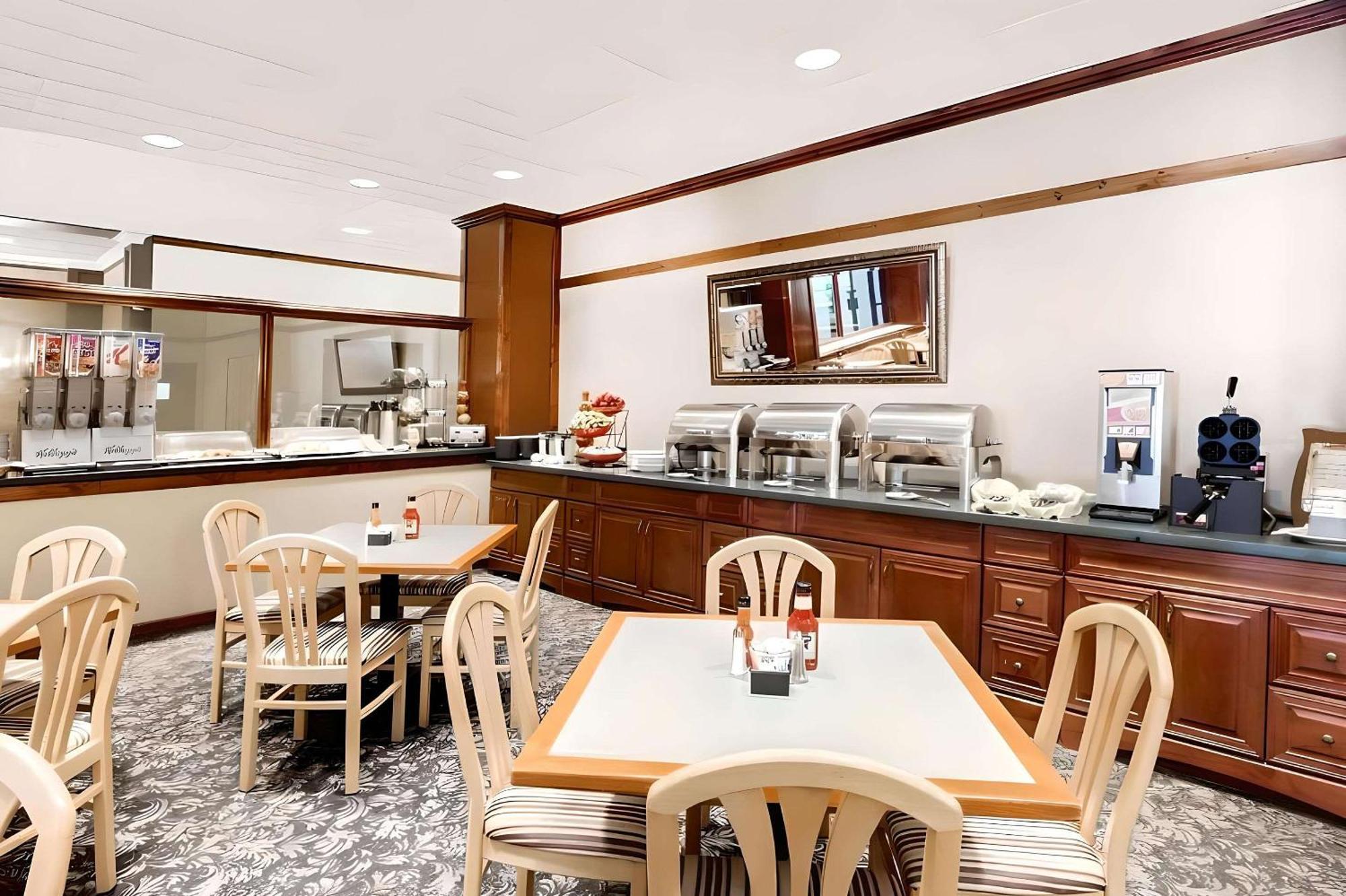 לנסינג Clarion Hotel מראה חיצוני תמונה